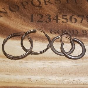 Silver hoop earrings. Set of 2